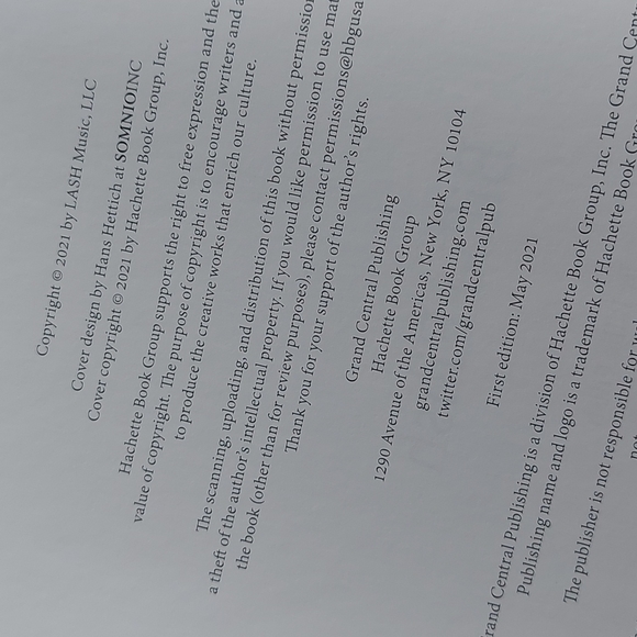 Billie Eilish photo book hardcover coffee table book - Picture 7 of 11